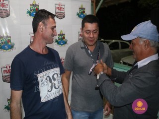 
<a style='margin-left: 5px;' class='btn btn-xs btn-social btn-facebook' href='https://www.facebook.com/sharer/sharer.php?u=https://www.boladovale.com.br/imgs/800-800-90/conteudo/fotos/1507/img1634.jpg' rel='popup' data-width='500' data-height='400'><i class='fa fa-facebook'></i>Compartilhar <span class='hidden-xs'>no Facebook</span>
</a> 
<a class='btn btn-default btn-xs' target='_blank' href='imgs/800-800-90/conteudo/fotos/1507/img1634.jpg'>
<span class='glyphicon glyphicon-cloud-download'></span> Salvar
</a> 
<span></span>