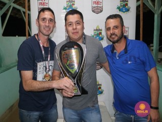 
<a style='margin-left: 5px;' class='btn btn-xs btn-social btn-facebook' href='https://www.facebook.com/sharer/sharer.php?u=https://www.boladovale.com.br/imgs/800-800-90/conteudo/fotos/1507/img1638.jpg' rel='popup' data-width='500' data-height='400'><i class='fa fa-facebook'></i>Compartilhar <span class='hidden-xs'>no Facebook</span>
</a> 
<a class='btn btn-default btn-xs' target='_blank' href='imgs/800-800-90/conteudo/fotos/1507/img1638.jpg'>
<span class='glyphicon glyphicon-cloud-download'></span> Salvar
</a> 
<span></span>