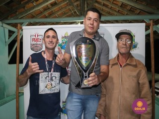 
<a style='margin-left: 5px;' class='btn btn-xs btn-social btn-facebook' href='https://www.facebook.com/sharer/sharer.php?u=https://www.boladovale.com.br/imgs/800-800-90/conteudo/fotos/1507/img1653.jpg' rel='popup' data-width='500' data-height='400'><i class='fa fa-facebook'></i>Compartilhar <span class='hidden-xs'>no Facebook</span>
</a> 
<a class='btn btn-default btn-xs' target='_blank' href='imgs/800-800-90/conteudo/fotos/1507/img1653.jpg'>
<span class='glyphicon glyphicon-cloud-download'></span> Salvar
</a> 
<span></span>