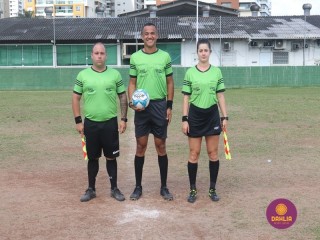 
<a style='margin-left: 5px;' class='btn btn-xs btn-social btn-facebook' href='https://www.facebook.com/sharer/sharer.php?u=https://www.boladovale.com.br/imgs/800-800-90/conteudo/fotos/1508/img1670.jpg' rel='popup' data-width='500' data-height='400'><i class='fa fa-facebook'></i>Compartilhar <span class='hidden-xs'>no Facebook</span>
</a> 
<a class='btn btn-default btn-xs' target='_blank' href='imgs/800-800-90/conteudo/fotos/1508/img1670.jpg'>
<span class='glyphicon glyphicon-cloud-download'></span> Salvar
</a> 
<span></span>