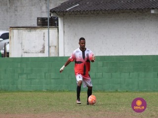 
<a style='margin-left: 5px;' class='btn btn-xs btn-social btn-facebook' href='https://www.facebook.com/sharer/sharer.php?u=https://www.boladovale.com.br/imgs/800-800-90/conteudo/fotos/1508/img1698.jpg' rel='popup' data-width='500' data-height='400'><i class='fa fa-facebook'></i>Compartilhar <span class='hidden-xs'>no Facebook</span>
</a> 
<a class='btn btn-default btn-xs' target='_blank' href='imgs/800-800-90/conteudo/fotos/1508/img1698.jpg'>
<span class='glyphicon glyphicon-cloud-download'></span> Salvar
</a> 
<span></span>