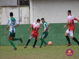 
<a style='margin-left: 5px;' class='btn btn-xs btn-social btn-facebook' href='https://www.facebook.com/sharer/sharer.php?u=https://www.boladovale.com.br/imgs/800-800-90/conteudo/fotos/1508/img1708.jpg' rel='popup' data-width='500' data-height='400'><i class='fa fa-facebook'></i>Compartilhar <span class='hidden-xs'>no Facebook</span>
</a> 
<a class='btn btn-default btn-xs' target='_blank' href='imgs/800-800-90/conteudo/fotos/1508/img1708.jpg'>
<span class='glyphicon glyphicon-cloud-download'></span> Salvar
</a> 
<span></span>