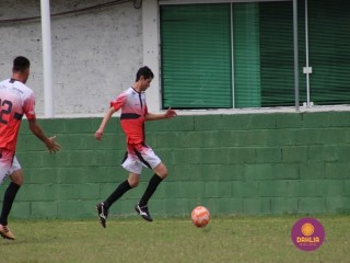 
<a style='margin-left: 5px;' class='btn btn-xs btn-social btn-facebook' href='https://www.facebook.com/sharer/sharer.php?u=https://www.boladovale.com.br/imgs/800-800-90/conteudo/fotos/1508/img1710.jpg' rel='popup' data-width='500' data-height='400'><i class='fa fa-facebook'></i>Compartilhar <span class='hidden-xs'>no Facebook</span>
</a> 
<a class='btn btn-default btn-xs' target='_blank' href='imgs/800-800-90/conteudo/fotos/1508/img1710.jpg'>
<span class='glyphicon glyphicon-cloud-download'></span> Salvar
</a> 
<span></span>