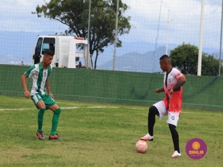 
<a style='margin-left: 5px;' class='btn btn-xs btn-social btn-facebook' href='https://www.facebook.com/sharer/sharer.php?u=https://www.boladovale.com.br/imgs/800-800-90/conteudo/fotos/1508/img1719.jpg' rel='popup' data-width='500' data-height='400'><i class='fa fa-facebook'></i>Compartilhar <span class='hidden-xs'>no Facebook</span>
</a> 
<a class='btn btn-default btn-xs' target='_blank' href='imgs/800-800-90/conteudo/fotos/1508/img1719.jpg'>
<span class='glyphicon glyphicon-cloud-download'></span> Salvar
</a> 
<span></span>