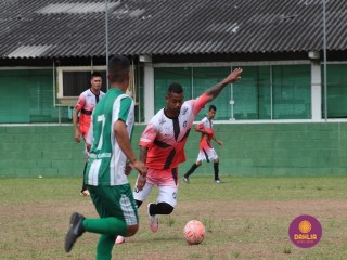 
<a style='margin-left: 5px;' class='btn btn-xs btn-social btn-facebook' href='https://www.facebook.com/sharer/sharer.php?u=https://www.boladovale.com.br/imgs/800-800-90/conteudo/fotos/1508/img1732.jpg' rel='popup' data-width='500' data-height='400'><i class='fa fa-facebook'></i>Compartilhar <span class='hidden-xs'>no Facebook</span>
</a> 
<a class='btn btn-default btn-xs' target='_blank' href='imgs/800-800-90/conteudo/fotos/1508/img1732.jpg'>
<span class='glyphicon glyphicon-cloud-download'></span> Salvar
</a> 
<span></span>
