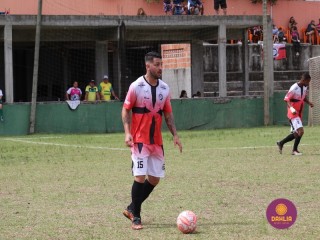 
<a style='margin-left: 5px;' class='btn btn-xs btn-social btn-facebook' href='https://www.facebook.com/sharer/sharer.php?u=https://www.boladovale.com.br/imgs/800-800-90/conteudo/fotos/1508/img1735.jpg' rel='popup' data-width='500' data-height='400'><i class='fa fa-facebook'></i>Compartilhar <span class='hidden-xs'>no Facebook</span>
</a> 
<a class='btn btn-default btn-xs' target='_blank' href='imgs/800-800-90/conteudo/fotos/1508/img1735.jpg'>
<span class='glyphicon glyphicon-cloud-download'></span> Salvar
</a> 
<span></span>