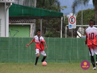 
<a style='margin-left: 5px;' class='btn btn-xs btn-social btn-facebook' href='https://www.facebook.com/sharer/sharer.php?u=https://www.boladovale.com.br/imgs/800-800-90/conteudo/fotos/1508/img1746.jpg' rel='popup' data-width='500' data-height='400'><i class='fa fa-facebook'></i>Compartilhar <span class='hidden-xs'>no Facebook</span>
</a> 
<a class='btn btn-default btn-xs' target='_blank' href='imgs/800-800-90/conteudo/fotos/1508/img1746.jpg'>
<span class='glyphicon glyphicon-cloud-download'></span> Salvar
</a> 
<span></span>