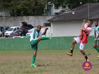 
<a style='margin-left: 5px;' class='btn btn-xs btn-social btn-facebook' href='https://www.facebook.com/sharer/sharer.php?u=https://www.boladovale.com.br/imgs/800-800-90/conteudo/fotos/1508/img1755.jpg' rel='popup' data-width='500' data-height='400'><i class='fa fa-facebook'></i>Compartilhar <span class='hidden-xs'>no Facebook</span>
</a> 
<a class='btn btn-default btn-xs' target='_blank' href='imgs/800-800-90/conteudo/fotos/1508/img1755.jpg'>
<span class='glyphicon glyphicon-cloud-download'></span> Salvar
</a> 
<span></span>