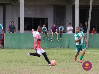 
<a style='margin-left: 5px;' class='btn btn-xs btn-social btn-facebook' href='https://www.facebook.com/sharer/sharer.php?u=https://www.boladovale.com.br/imgs/800-800-90/conteudo/fotos/1508/img1775.jpg' rel='popup' data-width='500' data-height='400'><i class='fa fa-facebook'></i>Compartilhar <span class='hidden-xs'>no Facebook</span>
</a> 
<a class='btn btn-default btn-xs' target='_blank' href='imgs/800-800-90/conteudo/fotos/1508/img1775.jpg'>
<span class='glyphicon glyphicon-cloud-download'></span> Salvar
</a> 
<span></span>