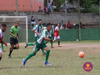 
<a style='margin-left: 5px;' class='btn btn-xs btn-social btn-facebook' href='https://www.facebook.com/sharer/sharer.php?u=https://www.boladovale.com.br/imgs/800-800-90/conteudo/fotos/1508/img1784.jpg' rel='popup' data-width='500' data-height='400'><i class='fa fa-facebook'></i>Compartilhar <span class='hidden-xs'>no Facebook</span>
</a> 
<a class='btn btn-default btn-xs' target='_blank' href='imgs/800-800-90/conteudo/fotos/1508/img1784.jpg'>
<span class='glyphicon glyphicon-cloud-download'></span> Salvar
</a> 
<span></span>