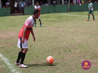 
<a style='margin-left: 5px;' class='btn btn-xs btn-social btn-facebook' href='https://www.facebook.com/sharer/sharer.php?u=https://www.boladovale.com.br/imgs/800-800-90/conteudo/fotos/1508/img1788.jpg' rel='popup' data-width='500' data-height='400'><i class='fa fa-facebook'></i>Compartilhar <span class='hidden-xs'>no Facebook</span>
</a> 
<a class='btn btn-default btn-xs' target='_blank' href='imgs/800-800-90/conteudo/fotos/1508/img1788.jpg'>
<span class='glyphicon glyphicon-cloud-download'></span> Salvar
</a> 
<span></span>