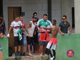 
<a style='margin-left: 5px;' class='btn btn-xs btn-social btn-facebook' href='https://www.facebook.com/sharer/sharer.php?u=https://www.boladovale.com.br/imgs/800-800-90/conteudo/fotos/1508/img1793.jpg' rel='popup' data-width='500' data-height='400'><i class='fa fa-facebook'></i>Compartilhar <span class='hidden-xs'>no Facebook</span>
</a> 
<a class='btn btn-default btn-xs' target='_blank' href='imgs/800-800-90/conteudo/fotos/1508/img1793.jpg'>
<span class='glyphicon glyphicon-cloud-download'></span> Salvar
</a> 
<span></span>