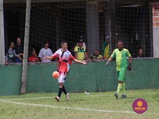 
<a style='margin-left: 5px;' class='btn btn-xs btn-social btn-facebook' href='https://www.facebook.com/sharer/sharer.php?u=https://www.boladovale.com.br/imgs/800-800-90/conteudo/fotos/1508/img1803.jpg' rel='popup' data-width='500' data-height='400'><i class='fa fa-facebook'></i>Compartilhar <span class='hidden-xs'>no Facebook</span>
</a> 
<a class='btn btn-default btn-xs' target='_blank' href='imgs/800-800-90/conteudo/fotos/1508/img1803.jpg'>
<span class='glyphicon glyphicon-cloud-download'></span> Salvar
</a> 
<span></span>