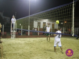 
<a style='margin-left: 5px;' class='btn btn-xs btn-social btn-facebook' href='https://www.facebook.com/sharer/sharer.php?u=https://www.boladovale.com.br/imgs/800-800-90/conteudo/fotos/1509/img1852.jpg' rel='popup' data-width='500' data-height='400'><i class='fa fa-facebook'></i>Compartilhar <span class='hidden-xs'>no Facebook</span>
</a> 
<a class='btn btn-default btn-xs' target='_blank' href='imgs/800-800-90/conteudo/fotos/1509/img1852.jpg'>
<span class='glyphicon glyphicon-cloud-download'></span> Salvar
</a> 
<span></span>