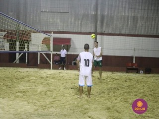
<a style='margin-left: 5px;' class='btn btn-xs btn-social btn-facebook' href='https://www.facebook.com/sharer/sharer.php?u=https://www.boladovale.com.br/imgs/800-800-90/conteudo/fotos/1509/img1867.jpg' rel='popup' data-width='500' data-height='400'><i class='fa fa-facebook'></i>Compartilhar <span class='hidden-xs'>no Facebook</span>
</a> 
<a class='btn btn-default btn-xs' target='_blank' href='imgs/800-800-90/conteudo/fotos/1509/img1867.jpg'>
<span class='glyphicon glyphicon-cloud-download'></span> Salvar
</a> 
<span></span>