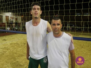 
<a style='margin-left: 5px;' class='btn btn-xs btn-social btn-facebook' href='https://www.facebook.com/sharer/sharer.php?u=https://www.boladovale.com.br/imgs/800-800-90/conteudo/fotos/1509/img1875.jpg' rel='popup' data-width='500' data-height='400'><i class='fa fa-facebook'></i>Compartilhar <span class='hidden-xs'>no Facebook</span>
</a> 
<a class='btn btn-default btn-xs' target='_blank' href='imgs/800-800-90/conteudo/fotos/1509/img1875.jpg'>
<span class='glyphicon glyphicon-cloud-download'></span> Salvar
</a> 
<span></span>