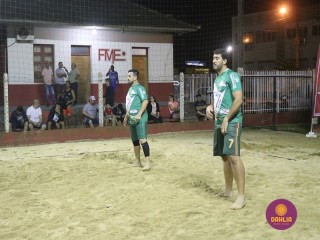 
<a style='margin-left: 5px;' class='btn btn-xs btn-social btn-facebook' href='https://www.facebook.com/sharer/sharer.php?u=https://www.boladovale.com.br/imgs/800-800-90/conteudo/fotos/1509/img1883.jpg' rel='popup' data-width='500' data-height='400'><i class='fa fa-facebook'></i>Compartilhar <span class='hidden-xs'>no Facebook</span>
</a> 
<a class='btn btn-default btn-xs' target='_blank' href='imgs/800-800-90/conteudo/fotos/1509/img1883.jpg'>
<span class='glyphicon glyphicon-cloud-download'></span> Salvar
</a> 
<span></span>