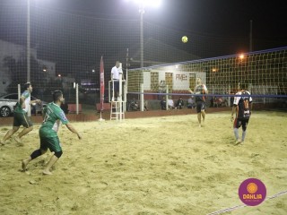
<a style='margin-left: 5px;' class='btn btn-xs btn-social btn-facebook' href='https://www.facebook.com/sharer/sharer.php?u=https://www.boladovale.com.br/imgs/800-800-90/conteudo/fotos/1509/img1909.jpg' rel='popup' data-width='500' data-height='400'><i class='fa fa-facebook'></i>Compartilhar <span class='hidden-xs'>no Facebook</span>
</a> 
<a class='btn btn-default btn-xs' target='_blank' href='imgs/800-800-90/conteudo/fotos/1509/img1909.jpg'>
<span class='glyphicon glyphicon-cloud-download'></span> Salvar
</a> 
<span></span>