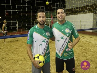 
<a style='margin-left: 5px;' class='btn btn-xs btn-social btn-facebook' href='https://www.facebook.com/sharer/sharer.php?u=https://www.boladovale.com.br/imgs/800-800-90/conteudo/fotos/1509/img1935.jpg' rel='popup' data-width='500' data-height='400'><i class='fa fa-facebook'></i>Compartilhar <span class='hidden-xs'>no Facebook</span>
</a> 
<a class='btn btn-default btn-xs' target='_blank' href='imgs/800-800-90/conteudo/fotos/1509/img1935.jpg'>
<span class='glyphicon glyphicon-cloud-download'></span> Salvar
</a> 
<span></span>