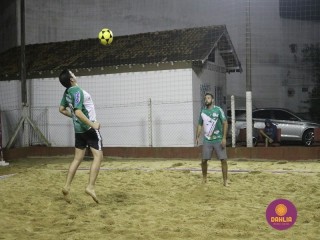 
<a style='margin-left: 5px;' class='btn btn-xs btn-social btn-facebook' href='https://www.facebook.com/sharer/sharer.php?u=https://www.boladovale.com.br/imgs/800-800-90/conteudo/fotos/1509/img1982.jpg' rel='popup' data-width='500' data-height='400'><i class='fa fa-facebook'></i>Compartilhar <span class='hidden-xs'>no Facebook</span>
</a> 
<a class='btn btn-default btn-xs' target='_blank' href='imgs/800-800-90/conteudo/fotos/1509/img1982.jpg'>
<span class='glyphicon glyphicon-cloud-download'></span> Salvar
</a> 
<span></span>