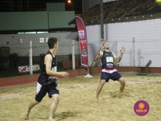 
<a style='margin-left: 5px;' class='btn btn-xs btn-social btn-facebook' href='https://www.facebook.com/sharer/sharer.php?u=https://www.boladovale.com.br/imgs/800-800-90/conteudo/fotos/1509/img2011.jpg' rel='popup' data-width='500' data-height='400'><i class='fa fa-facebook'></i>Compartilhar <span class='hidden-xs'>no Facebook</span>
</a> 
<a class='btn btn-default btn-xs' target='_blank' href='imgs/800-800-90/conteudo/fotos/1509/img2011.jpg'>
<span class='glyphicon glyphicon-cloud-download'></span> Salvar
</a> 
<span></span>