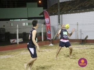 
<a style='margin-left: 5px;' class='btn btn-xs btn-social btn-facebook' href='https://www.facebook.com/sharer/sharer.php?u=https://www.boladovale.com.br/imgs/800-800-90/conteudo/fotos/1509/img2012.jpg' rel='popup' data-width='500' data-height='400'><i class='fa fa-facebook'></i>Compartilhar <span class='hidden-xs'>no Facebook</span>
</a> 
<a class='btn btn-default btn-xs' target='_blank' href='imgs/800-800-90/conteudo/fotos/1509/img2012.jpg'>
<span class='glyphicon glyphicon-cloud-download'></span> Salvar
</a> 
<span></span>