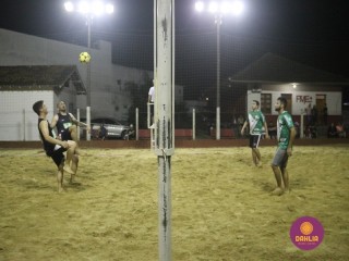 
<a style='margin-left: 5px;' class='btn btn-xs btn-social btn-facebook' href='https://www.facebook.com/sharer/sharer.php?u=https://www.boladovale.com.br/imgs/800-800-90/conteudo/fotos/1509/img2021.jpg' rel='popup' data-width='500' data-height='400'><i class='fa fa-facebook'></i>Compartilhar <span class='hidden-xs'>no Facebook</span>
</a> 
<a class='btn btn-default btn-xs' target='_blank' href='imgs/800-800-90/conteudo/fotos/1509/img2021.jpg'>
<span class='glyphicon glyphicon-cloud-download'></span> Salvar
</a> 
<span></span>