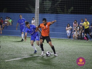 
<a style='margin-left: 5px;' class='btn btn-xs btn-social btn-facebook' href='https://www.facebook.com/sharer/sharer.php?u=https://www.boladovale.com.br/imgs/800-800-90/conteudo/fotos/1510/img2079.jpg' rel='popup' data-width='500' data-height='400'><i class='fa fa-facebook'></i>Compartilhar <span class='hidden-xs'>no Facebook</span>
</a> 
<a class='btn btn-default btn-xs' target='_blank' href='imgs/800-800-90/conteudo/fotos/1510/img2079.jpg'>
<span class='glyphicon glyphicon-cloud-download'></span> Salvar
</a> 
<span></span>