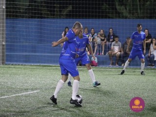 
<a style='margin-left: 5px;' class='btn btn-xs btn-social btn-facebook' href='https://www.facebook.com/sharer/sharer.php?u=https://www.boladovale.com.br/imgs/800-800-90/conteudo/fotos/1510/img2086.jpg' rel='popup' data-width='500' data-height='400'><i class='fa fa-facebook'></i>Compartilhar <span class='hidden-xs'>no Facebook</span>
</a> 
<a class='btn btn-default btn-xs' target='_blank' href='imgs/800-800-90/conteudo/fotos/1510/img2086.jpg'>
<span class='glyphicon glyphicon-cloud-download'></span> Salvar
</a> 
<span></span>