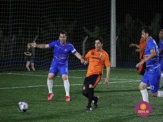 
<a style='margin-left: 5px;' class='btn btn-xs btn-social btn-facebook' href='https://www.facebook.com/sharer/sharer.php?u=https://www.boladovale.com.br/imgs/800-800-90/conteudo/fotos/1510/img2094.jpg' rel='popup' data-width='500' data-height='400'><i class='fa fa-facebook'></i>Compartilhar <span class='hidden-xs'>no Facebook</span>
</a> 
<a class='btn btn-default btn-xs' target='_blank' href='imgs/800-800-90/conteudo/fotos/1510/img2094.jpg'>
<span class='glyphicon glyphicon-cloud-download'></span> Salvar
</a> 
<span></span>