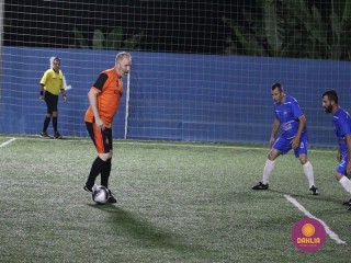 
<a style='margin-left: 5px;' class='btn btn-xs btn-social btn-facebook' href='https://www.facebook.com/sharer/sharer.php?u=https://www.boladovale.com.br/imgs/800-800-90/conteudo/fotos/1510/img2097.jpg' rel='popup' data-width='500' data-height='400'><i class='fa fa-facebook'></i>Compartilhar <span class='hidden-xs'>no Facebook</span>
</a> 
<a class='btn btn-default btn-xs' target='_blank' href='imgs/800-800-90/conteudo/fotos/1510/img2097.jpg'>
<span class='glyphicon glyphicon-cloud-download'></span> Salvar
</a> 
<span></span>