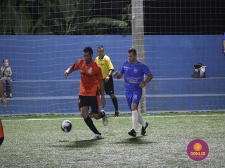 
<a style='margin-left: 5px;' class='btn btn-xs btn-social btn-facebook' href='https://www.facebook.com/sharer/sharer.php?u=https://www.boladovale.com.br/imgs/800-800-90/conteudo/fotos/1510/img2098.jpg' rel='popup' data-width='500' data-height='400'><i class='fa fa-facebook'></i>Compartilhar <span class='hidden-xs'>no Facebook</span>
</a> 
<a class='btn btn-default btn-xs' target='_blank' href='imgs/800-800-90/conteudo/fotos/1510/img2098.jpg'>
<span class='glyphicon glyphicon-cloud-download'></span> Salvar
</a> 
<span></span>