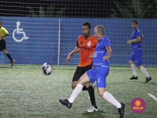 
<a style='margin-left: 5px;' class='btn btn-xs btn-social btn-facebook' href='https://www.facebook.com/sharer/sharer.php?u=https://www.boladovale.com.br/imgs/800-800-90/conteudo/fotos/1510/img2110.jpg' rel='popup' data-width='500' data-height='400'><i class='fa fa-facebook'></i>Compartilhar <span class='hidden-xs'>no Facebook</span>
</a> 
<a class='btn btn-default btn-xs' target='_blank' href='imgs/800-800-90/conteudo/fotos/1510/img2110.jpg'>
<span class='glyphicon glyphicon-cloud-download'></span> Salvar
</a> 
<span></span>
