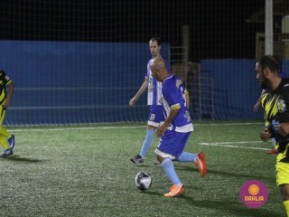 
<a style='margin-left: 5px;' class='btn btn-xs btn-social btn-facebook' href='https://www.facebook.com/sharer/sharer.php?u=https://www.boladovale.com.br/imgs/800-800-90/conteudo/fotos/1511/img2161.jpg' rel='popup' data-width='500' data-height='400'><i class='fa fa-facebook'></i>Compartilhar <span class='hidden-xs'>no Facebook</span>
</a> 
<a class='btn btn-default btn-xs' target='_blank' href='imgs/800-800-90/conteudo/fotos/1511/img2161.jpg'>
<span class='glyphicon glyphicon-cloud-download'></span> Salvar
</a> 
<span></span>