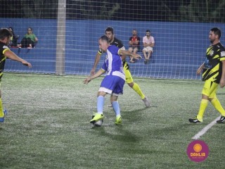 
<a style='margin-left: 5px;' class='btn btn-xs btn-social btn-facebook' href='https://www.facebook.com/sharer/sharer.php?u=https://www.boladovale.com.br/imgs/800-800-90/conteudo/fotos/1511/img2171.jpg' rel='popup' data-width='500' data-height='400'><i class='fa fa-facebook'></i>Compartilhar <span class='hidden-xs'>no Facebook</span>
</a> 
<a class='btn btn-default btn-xs' target='_blank' href='imgs/800-800-90/conteudo/fotos/1511/img2171.jpg'>
<span class='glyphicon glyphicon-cloud-download'></span> Salvar
</a> 
<span></span>