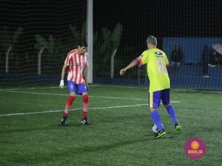 
<a style='margin-left: 5px;' class='btn btn-xs btn-social btn-facebook' href='https://www.facebook.com/sharer/sharer.php?u=https://www.boladovale.com.br/imgs/800-800-90/conteudo/fotos/1512/img2200.jpg' rel='popup' data-width='500' data-height='400'><i class='fa fa-facebook'></i>Compartilhar <span class='hidden-xs'>no Facebook</span>
</a> 
<a class='btn btn-default btn-xs' target='_blank' href='imgs/800-800-90/conteudo/fotos/1512/img2200.jpg'>
<span class='glyphicon glyphicon-cloud-download'></span> Salvar
</a> 
<span></span>