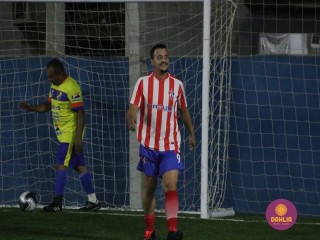 
<a style='margin-left: 5px;' class='btn btn-xs btn-social btn-facebook' href='https://www.facebook.com/sharer/sharer.php?u=https://www.boladovale.com.br/imgs/800-800-90/conteudo/fotos/1512/img2217.jpg' rel='popup' data-width='500' data-height='400'><i class='fa fa-facebook'></i>Compartilhar <span class='hidden-xs'>no Facebook</span>
</a> 
<a class='btn btn-default btn-xs' target='_blank' href='imgs/800-800-90/conteudo/fotos/1512/img2217.jpg'>
<span class='glyphicon glyphicon-cloud-download'></span> Salvar
</a> 
<span></span>