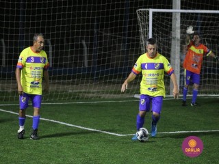 
<a style='margin-left: 5px;' class='btn btn-xs btn-social btn-facebook' href='https://www.facebook.com/sharer/sharer.php?u=https://www.boladovale.com.br/imgs/800-800-90/conteudo/fotos/1512/img2238.jpg' rel='popup' data-width='500' data-height='400'><i class='fa fa-facebook'></i>Compartilhar <span class='hidden-xs'>no Facebook</span>
</a> 
<a class='btn btn-default btn-xs' target='_blank' href='imgs/800-800-90/conteudo/fotos/1512/img2238.jpg'>
<span class='glyphicon glyphicon-cloud-download'></span> Salvar
</a> 
<span></span>