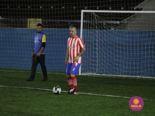 
<a style='margin-left: 5px;' class='btn btn-xs btn-social btn-facebook' href='https://www.facebook.com/sharer/sharer.php?u=https://www.boladovale.com.br/imgs/800-800-90/conteudo/fotos/1512/img2242.jpg' rel='popup' data-width='500' data-height='400'><i class='fa fa-facebook'></i>Compartilhar <span class='hidden-xs'>no Facebook</span>
</a> 
<a class='btn btn-default btn-xs' target='_blank' href='imgs/800-800-90/conteudo/fotos/1512/img2242.jpg'>
<span class='glyphicon glyphicon-cloud-download'></span> Salvar
</a> 
<span></span>