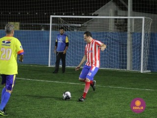 
<a style='margin-left: 5px;' class='btn btn-xs btn-social btn-facebook' href='https://www.facebook.com/sharer/sharer.php?u=https://www.boladovale.com.br/imgs/800-800-90/conteudo/fotos/1512/img2244.jpg' rel='popup' data-width='500' data-height='400'><i class='fa fa-facebook'></i>Compartilhar <span class='hidden-xs'>no Facebook</span>
</a> 
<a class='btn btn-default btn-xs' target='_blank' href='imgs/800-800-90/conteudo/fotos/1512/img2244.jpg'>
<span class='glyphicon glyphicon-cloud-download'></span> Salvar
</a> 
<span></span>