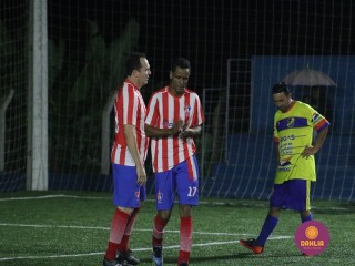 
<a style='margin-left: 5px;' class='btn btn-xs btn-social btn-facebook' href='https://www.facebook.com/sharer/sharer.php?u=https://www.boladovale.com.br/imgs/800-800-90/conteudo/fotos/1512/img2245.jpg' rel='popup' data-width='500' data-height='400'><i class='fa fa-facebook'></i>Compartilhar <span class='hidden-xs'>no Facebook</span>
</a> 
<a class='btn btn-default btn-xs' target='_blank' href='imgs/800-800-90/conteudo/fotos/1512/img2245.jpg'>
<span class='glyphicon glyphicon-cloud-download'></span> Salvar
</a> 
<span></span>