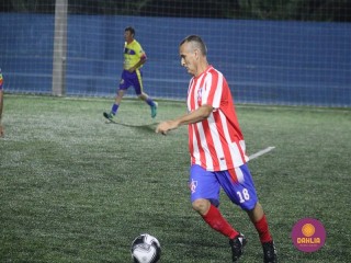 
<a style='margin-left: 5px;' class='btn btn-xs btn-social btn-facebook' href='https://www.facebook.com/sharer/sharer.php?u=https://www.boladovale.com.br/imgs/800-800-90/conteudo/fotos/1512/img2251.jpg' rel='popup' data-width='500' data-height='400'><i class='fa fa-facebook'></i>Compartilhar <span class='hidden-xs'>no Facebook</span>
</a> 
<a class='btn btn-default btn-xs' target='_blank' href='imgs/800-800-90/conteudo/fotos/1512/img2251.jpg'>
<span class='glyphicon glyphicon-cloud-download'></span> Salvar
</a> 
<span></span>