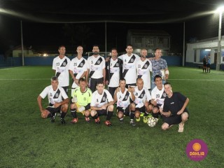 
<a style='margin-left: 5px;' class='btn btn-xs btn-social btn-facebook' href='https://www.facebook.com/sharer/sharer.php?u=https://www.boladovale.com.br/imgs/800-800-90/conteudo/fotos/1514/img8596.jpg' rel='popup' data-width='500' data-height='400'><i class='fa fa-facebook'></i>Compartilhar <span class='hidden-xs'>no Facebook</span>
</a> 
<a class='btn btn-default btn-xs' target='_blank' href='imgs/800-800-90/conteudo/fotos/1514/img8596.jpg'>
<span class='glyphicon glyphicon-cloud-download'></span> Salvar
</a> 
<span></span>
