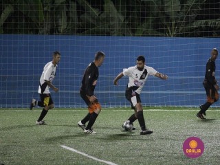 
<a style='margin-left: 5px;' class='btn btn-xs btn-social btn-facebook' href='https://www.facebook.com/sharer/sharer.php?u=https://www.boladovale.com.br/imgs/800-800-90/conteudo/fotos/1514/img8603.jpg' rel='popup' data-width='500' data-height='400'><i class='fa fa-facebook'></i>Compartilhar <span class='hidden-xs'>no Facebook</span>
</a> 
<a class='btn btn-default btn-xs' target='_blank' href='imgs/800-800-90/conteudo/fotos/1514/img8603.jpg'>
<span class='glyphicon glyphicon-cloud-download'></span> Salvar
</a> 
<span></span>