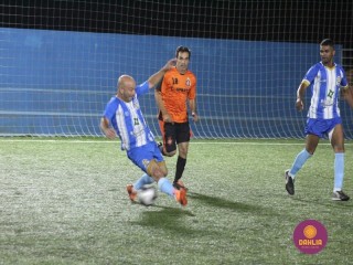 
<a style='margin-left: 5px;' class='btn btn-xs btn-social btn-facebook' href='https://www.facebook.com/sharer/sharer.php?u=https://www.boladovale.com.br/imgs/800-800-90/conteudo/fotos/1515/img8693.jpg' rel='popup' data-width='500' data-height='400'><i class='fa fa-facebook'></i>Compartilhar <span class='hidden-xs'>no Facebook</span>
</a> 
<a class='btn btn-default btn-xs' target='_blank' href='imgs/800-800-90/conteudo/fotos/1515/img8693.jpg'>
<span class='glyphicon glyphicon-cloud-download'></span> Salvar
</a> 
<span></span>