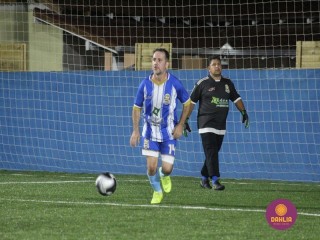 
<a style='margin-left: 5px;' class='btn btn-xs btn-social btn-facebook' href='https://www.facebook.com/sharer/sharer.php?u=https://www.boladovale.com.br/imgs/800-800-90/conteudo/fotos/1515/img8701.jpg' rel='popup' data-width='500' data-height='400'><i class='fa fa-facebook'></i>Compartilhar <span class='hidden-xs'>no Facebook</span>
</a> 
<a class='btn btn-default btn-xs' target='_blank' href='imgs/800-800-90/conteudo/fotos/1515/img8701.jpg'>
<span class='glyphicon glyphicon-cloud-download'></span> Salvar
</a> 
<span></span>