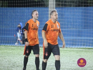 
<a style='margin-left: 5px;' class='btn btn-xs btn-social btn-facebook' href='https://www.facebook.com/sharer/sharer.php?u=https://www.boladovale.com.br/imgs/800-800-90/conteudo/fotos/1515/img8709.jpg' rel='popup' data-width='500' data-height='400'><i class='fa fa-facebook'></i>Compartilhar <span class='hidden-xs'>no Facebook</span>
</a> 
<a class='btn btn-default btn-xs' target='_blank' href='imgs/800-800-90/conteudo/fotos/1515/img8709.jpg'>
<span class='glyphicon glyphicon-cloud-download'></span> Salvar
</a> 
<span></span>