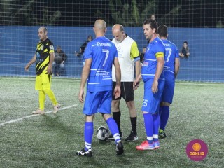 
<a style='margin-left: 5px;' class='btn btn-xs btn-social btn-facebook' href='https://www.facebook.com/sharer/sharer.php?u=https://www.boladovale.com.br/imgs/800-800-90/conteudo/fotos/1516/img8737.jpg' rel='popup' data-width='500' data-height='400'><i class='fa fa-facebook'></i>Compartilhar <span class='hidden-xs'>no Facebook</span>
</a> 
<a class='btn btn-default btn-xs' target='_blank' href='imgs/800-800-90/conteudo/fotos/1516/img8737.jpg'>
<span class='glyphicon glyphicon-cloud-download'></span> Salvar
</a> 
<span></span>