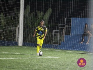 
<a style='margin-left: 5px;' class='btn btn-xs btn-social btn-facebook' href='https://www.facebook.com/sharer/sharer.php?u=https://www.boladovale.com.br/imgs/800-800-90/conteudo/fotos/1516/img8739.jpg' rel='popup' data-width='500' data-height='400'><i class='fa fa-facebook'></i>Compartilhar <span class='hidden-xs'>no Facebook</span>
</a> 
<a class='btn btn-default btn-xs' target='_blank' href='imgs/800-800-90/conteudo/fotos/1516/img8739.jpg'>
<span class='glyphicon glyphicon-cloud-download'></span> Salvar
</a> 
<span></span>