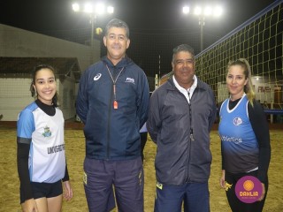 
<a style='margin-left: 5px;' class='btn btn-xs btn-social btn-facebook' href='https://www.facebook.com/sharer/sharer.php?u=https://www.boladovale.com.br/imgs/800-800-90/conteudo/fotos/1517/img2351.jpg' rel='popup' data-width='500' data-height='400'><i class='fa fa-facebook'></i>Compartilhar <span class='hidden-xs'>no Facebook</span>
</a> 
<a class='btn btn-default btn-xs' target='_blank' href='imgs/800-800-90/conteudo/fotos/1517/img2351.jpg'>
<span class='glyphicon glyphicon-cloud-download'></span> Salvar
</a> 
<span></span>